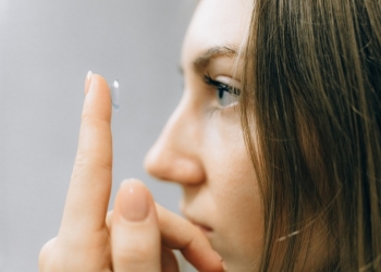 Ile czasu oczy przyzwyczajają się do soczewek? 